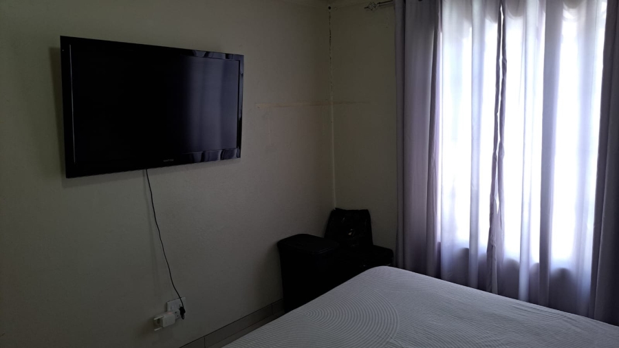 2 Bedroom Property for Sale in New Woodlands Western Cape